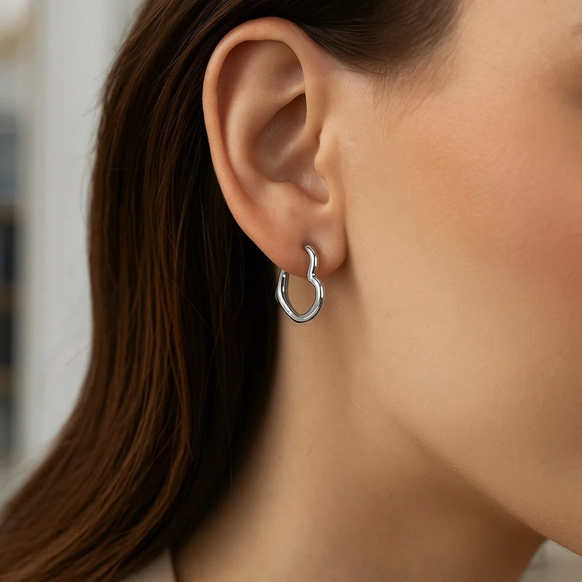 10k White Gold Heart Hoop Earrings